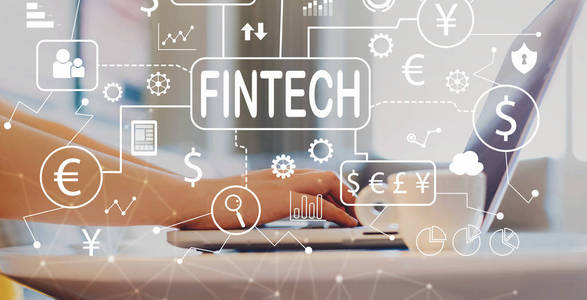 Fintech 主题与妇女使用膝上型电脑