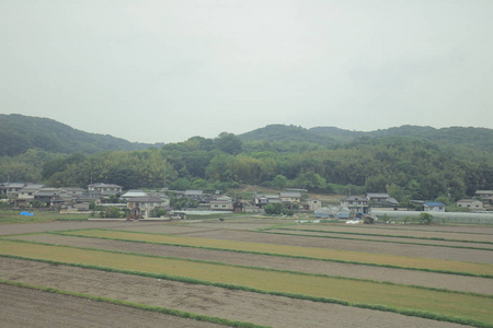 从日本的电车窗口看