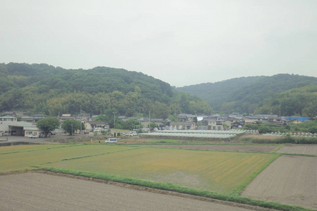 从日本的电车窗口看