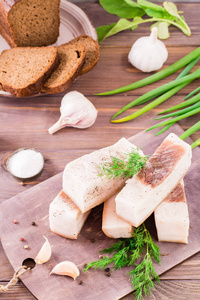 盐腌的猪油图片