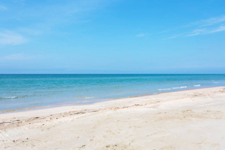 海滩背景和蓝色海