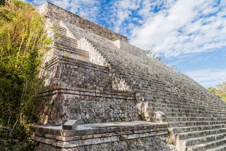 墨西哥乌斯马尔古玛雅城市遗址的大金字塔