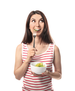 白色背景健康蔬菜沙拉的妇女