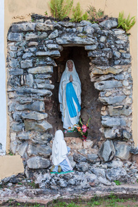 古巴雷梅迪奥斯镇圣母玛利亚雕像