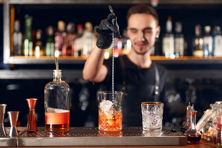 酒吧的详细信息图片