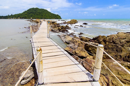 海景观华艺木桥。著名的吸引力地方在 Chanthaburi, 泰国