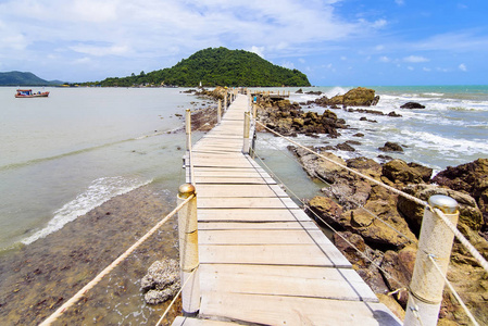 海景观华艺木桥。著名的吸引力地方在 Chanthaburi, 泰国