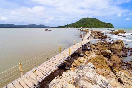 海景观华艺木桥。著名的吸引力地方在 Chanthaburi, 泰国