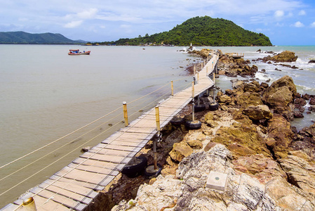 海景观华艺木桥。著名的吸引力地方在 Chanthaburi, 泰国