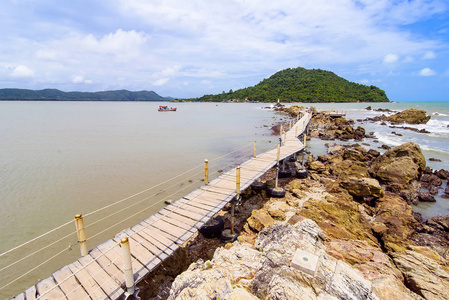 海景观华艺木桥。著名的吸引力地方在 Chanthaburi, 泰国