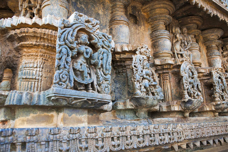 装饰楣与神舞者等人物, Chennakeshava 寺。卡纳 Belur