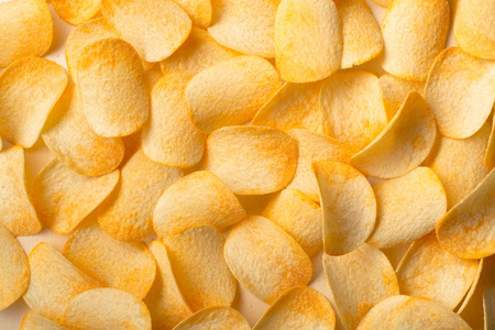 脆皮炸薯片孤立在白色背景上的炸薯片照片