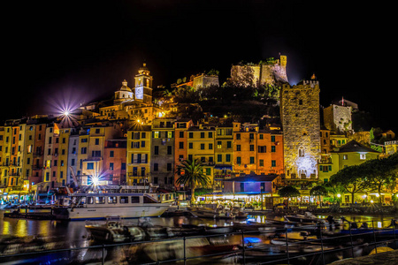 Portovenere 近5渔村, La 帕斯亚, 夜间小港意大利海港城市夜风景夜