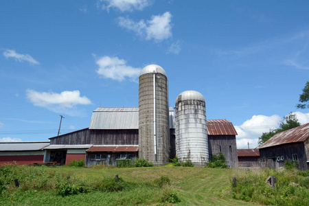 美国农村的谷仓和粮食仓