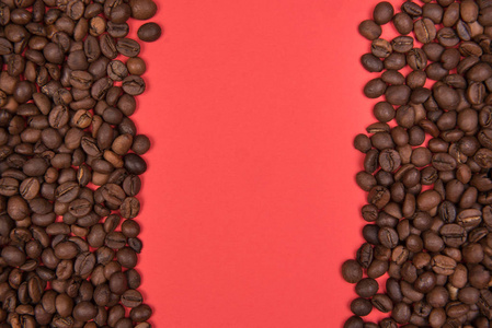 有色背景下的咖啡豆
