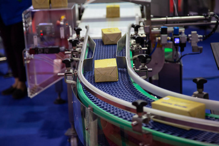 包装生产线图片