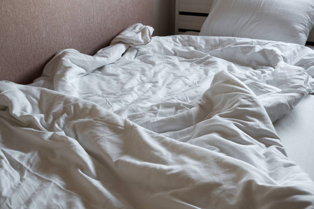 干净的床上图片