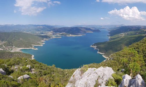 Sahinkaya 峡谷在萨姆松 Vezirkopru 区与 Kizilirmak 河和湖, 土耳其