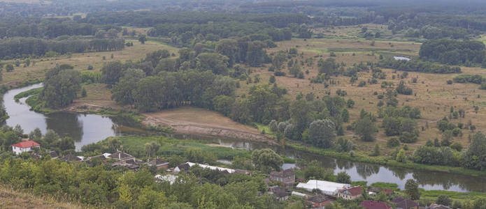 乌克兰 Izyum 地区 Seversky 涅茨河流域全景