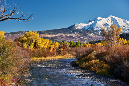 美国科罗拉多州落基山山 Sopris 山景观