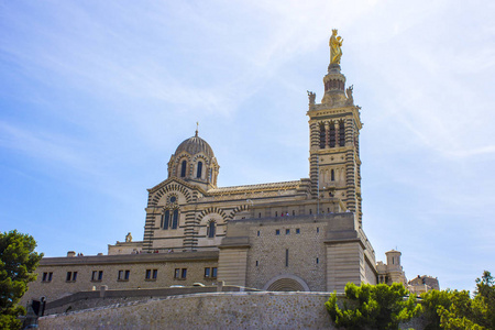 圣母圣母玛利亚 卫兵之夫人, 法国马赛的天主教大教堂和朝圣圣地, 以及城市最著名的象征。马赛最受访网站