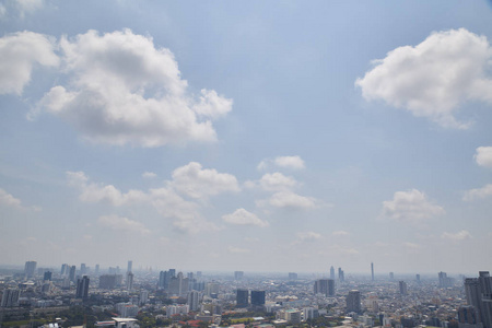 在曼谷城市景观上的清晨金色灯光景观模糊背景