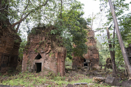 Prasat 杭尼克 Buos 东部的高棉寺, 位于柬埔寨 Northwaest 的城市