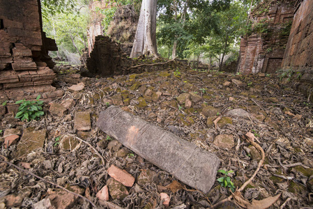 Prasat 杭尼克 Buos 东部的高棉寺, 位于柬埔寨 Northwaest 的城市