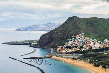 海滩 Teresitas 在特内里费岛, 西班牙, 加那利群岛的顶级景观。旅游探索目标概念。暑假