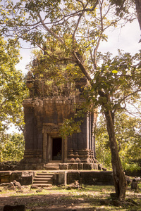 柬埔寨 Northwaest 市 Srayong 西部的高棉寺庙。