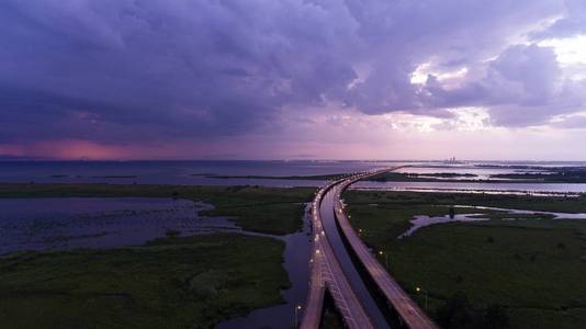 在阿拉巴马州海湾沿岸移动海湾的日落风暴