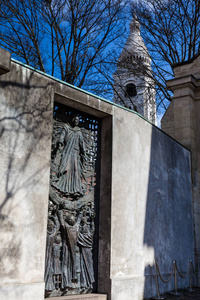在巴黎著名的蒙马特社区的加略公墓