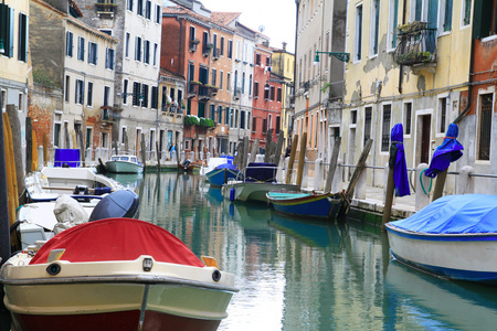 威尼斯运河和船