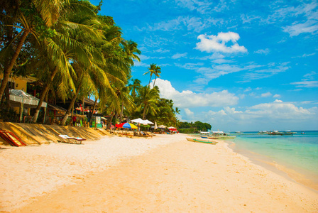 薄荷岛邦劳岛的白色的热带沙滩。菲律宾