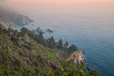 大苏尔加州海岸线