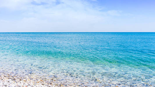 海和石头。海岸。背景