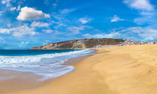 Nazare 海岸和桑迪海滩