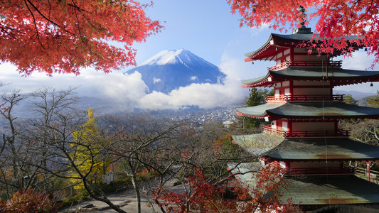 形象的神圣富士山背景下的蓝色 s