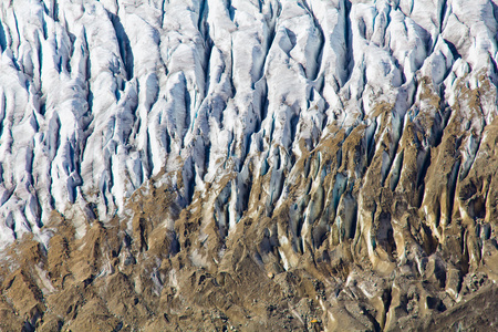 阿莱奇冰川在瑞士阿尔卑斯山