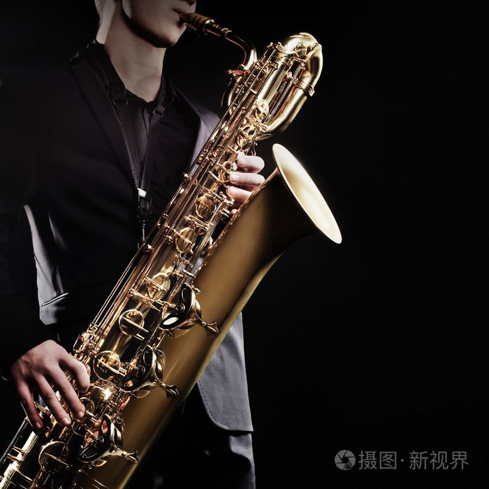 与低音萨克斯萨克斯萨克斯管吹奏者