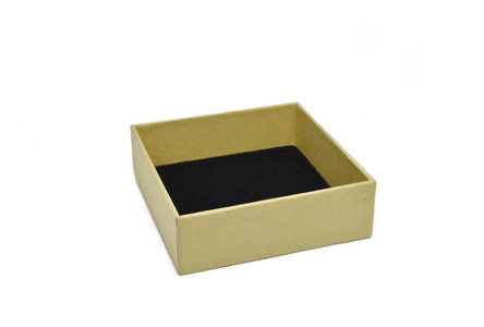 空纸盒或孤立的白色背景上的纸板箱