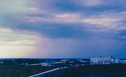 暴风雨夜天空