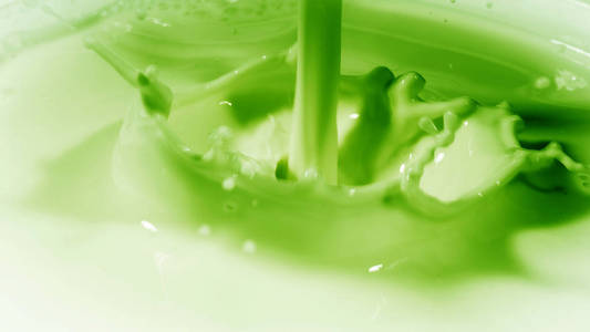 关于颜色绿色牛奶的黏稠度液体的照片照片