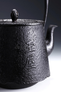 铁制茶壶图片