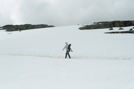 在挪威的 Trolltunga 是神话般的美丽