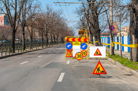 正在建设中，死胡同道路路