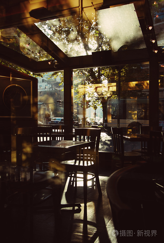 清晨的街头咖啡厅的照片.罗马,意大利