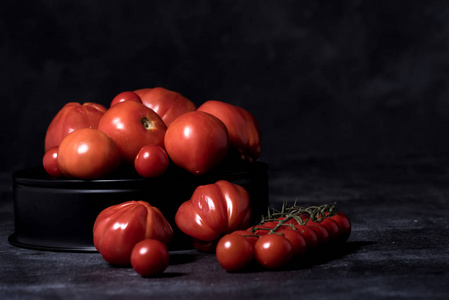 西红柿成分对孤立的黑色背景