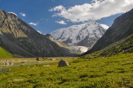 在吉尔吉斯斯坦天山