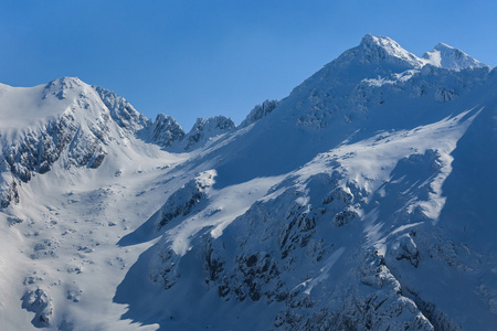 fagaras 山在冬季